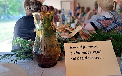 "Kto mi pomoże, z kim mogę czuć się bezpiecznie?"