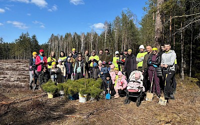 "Las dla pokoleń - zielona moc wolontariatu"