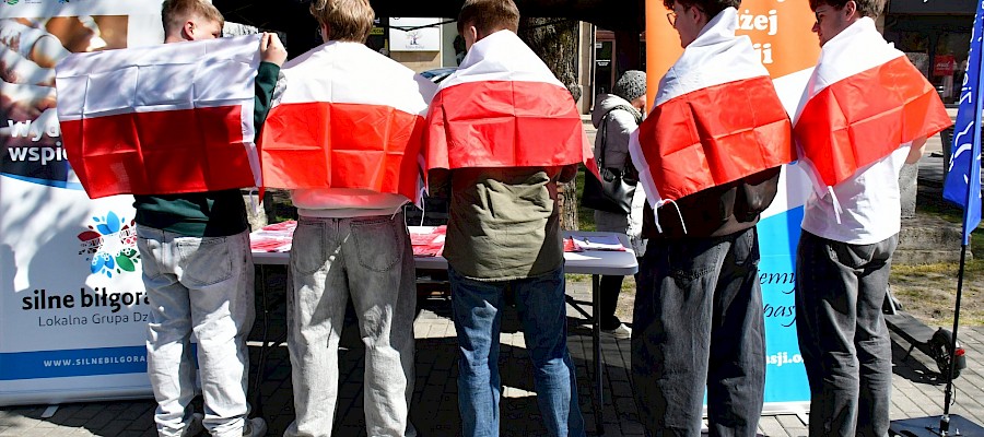 Spacer z flagą